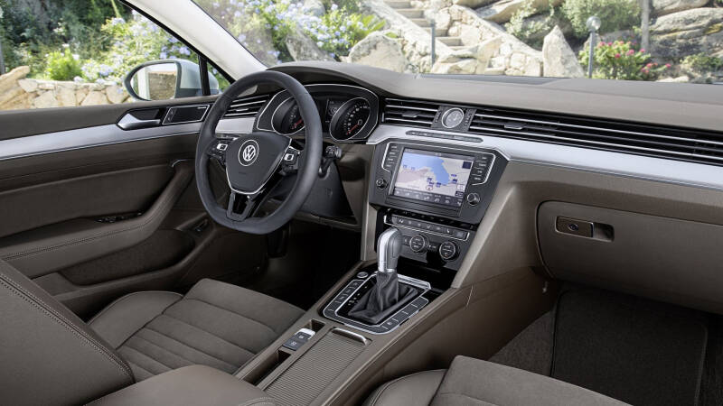 Стоит ли брать Volkswagen Passat В8 c пробегом