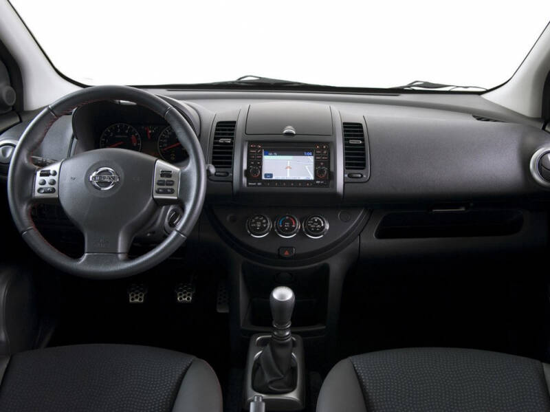 Слабые места и «болячки» подержанного Nissan Note