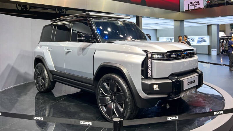 «Электричка» iCar 03 получила в Пекине внедорожный вариант 03Т