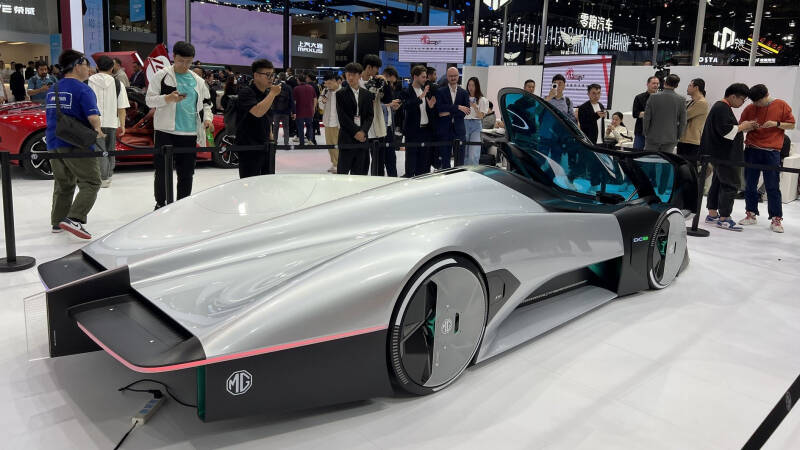 MG показала электрокар с разгоном до 100 км/ч менее 2 секунд
