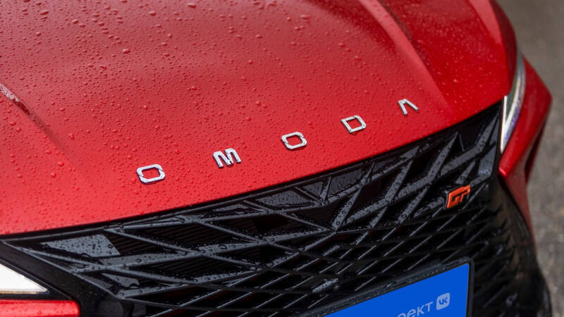 Тест-драйв Omoda S5 GT — спортивный седан из Китая