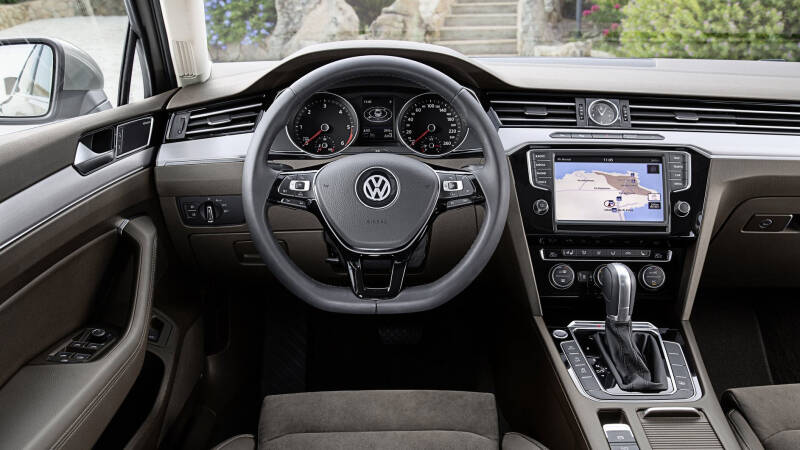 Стоит ли брать Volkswagen Passat В8 c пробегом