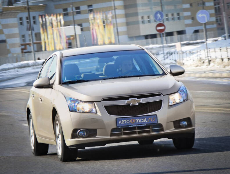 Просторно и надежно — 4 варианта автомобиля за 800 тысяч