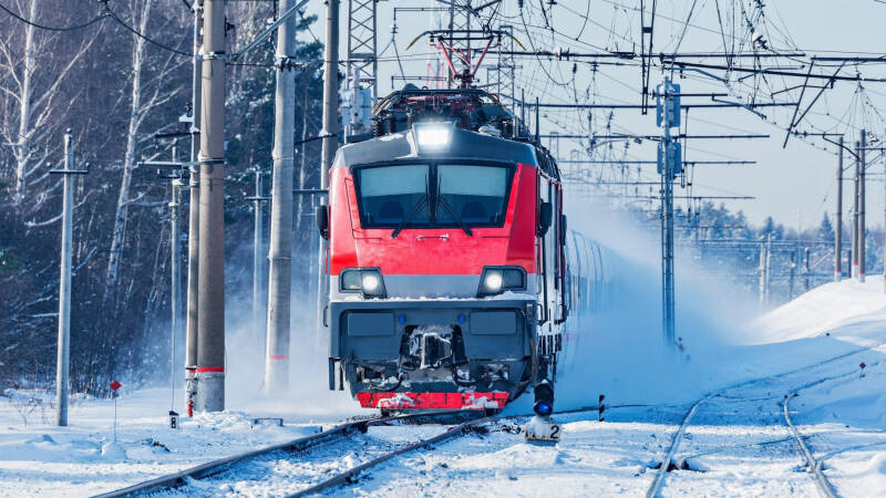 Что делать, если машина заглохла на железнодорожных путях?