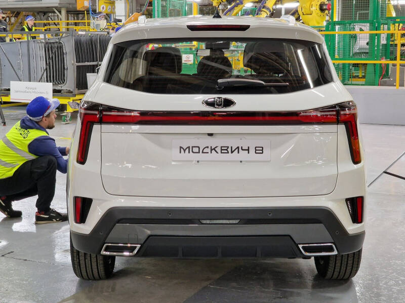 Появился «Москвич 8» и вернулась Lada Largus
