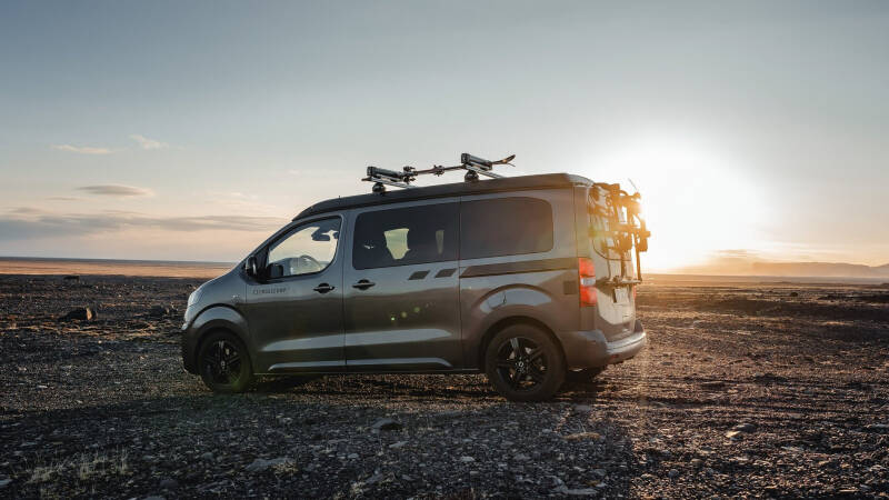 Скучный Opel превратили в идеальный дом на колесах