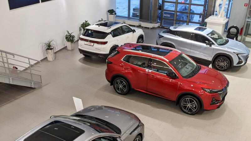 Траты россиян на новые автомобили в апреле снизились
