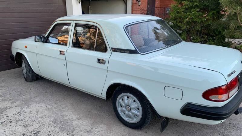 Появился «Москвич 8» и вернулась Lada Largus
