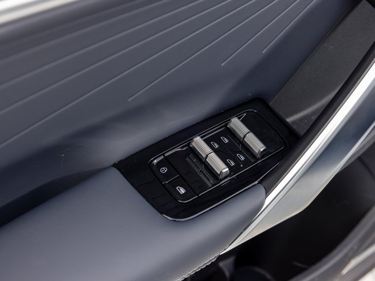 Тест-драйв нового Geely Atlas: как изменился кроссовер