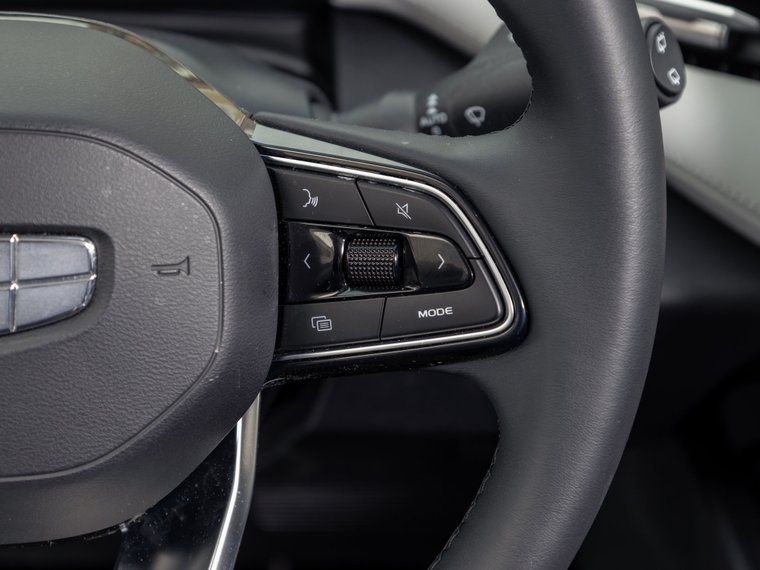 Тест-драйв нового Geely Atlas: как изменился кроссовер