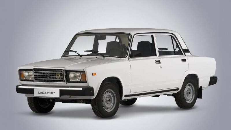 Названы самые популярные автомобили с пробегом в России