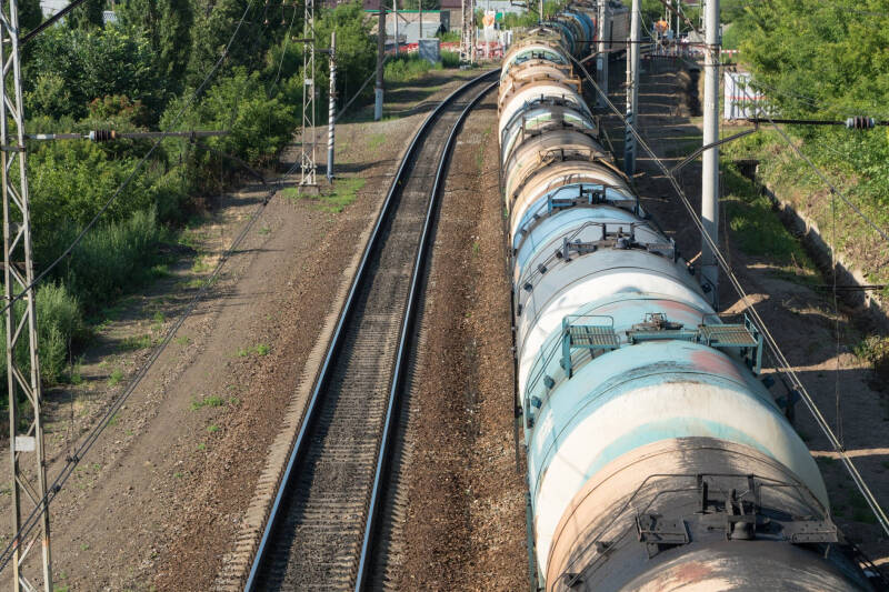 Что делать, если машина заглохла на железнодорожных путях?