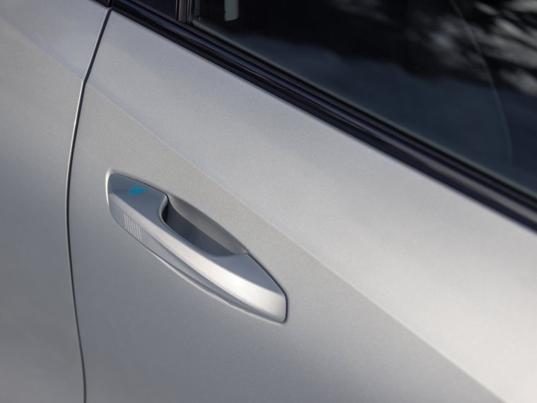 Тест-драйв нового Geely Atlas: как изменился кроссовер