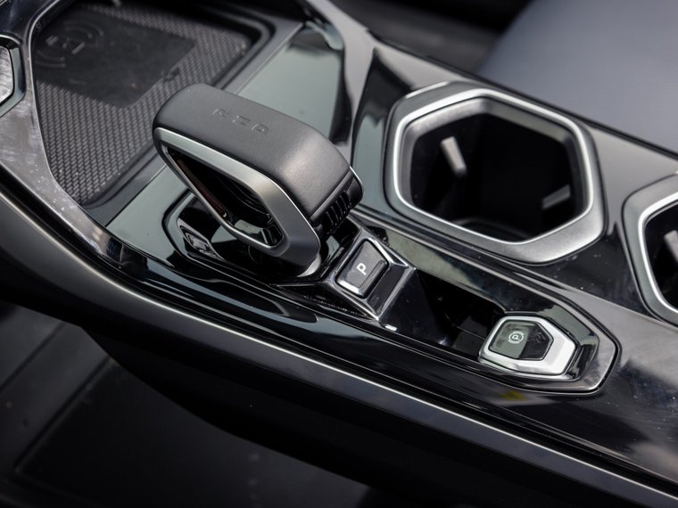 Тест-драйв нового Geely Atlas: как изменился кроссовер