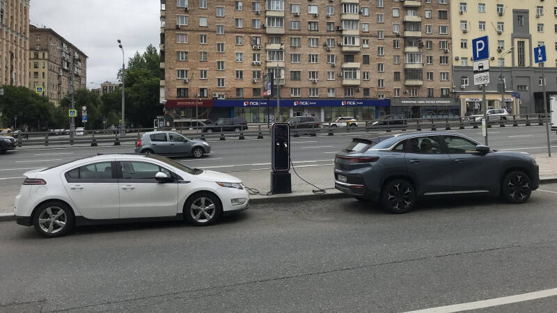 Электромобилям укажут на их место