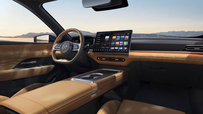 Появился «Москвич 8» и вернулась Lada Largus