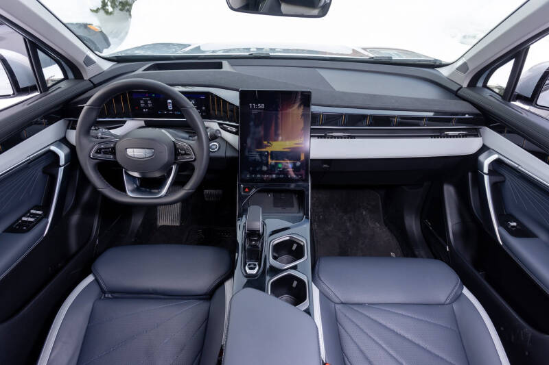 Тест-драйв нового Geely Atlas: как изменился кроссовер