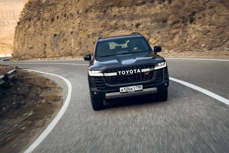 Toyota разработает спортивный Land Cruiser