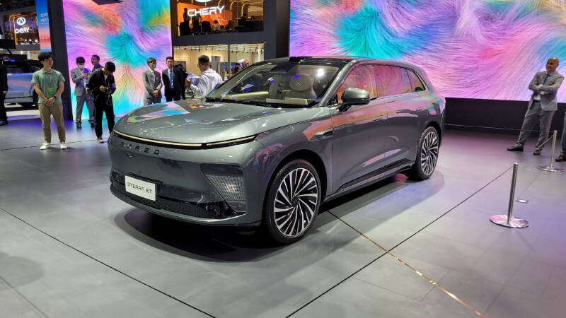 Какие новинки Пекинского автосалона появятся в продаже в России очень скоро