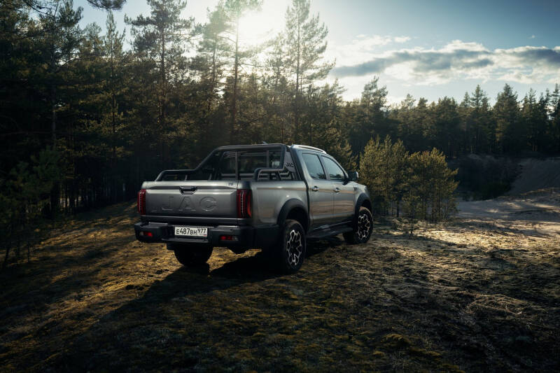 Названа цена нового пикапа JAC T9 в России