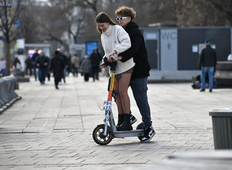 Самокатчик платит дважды