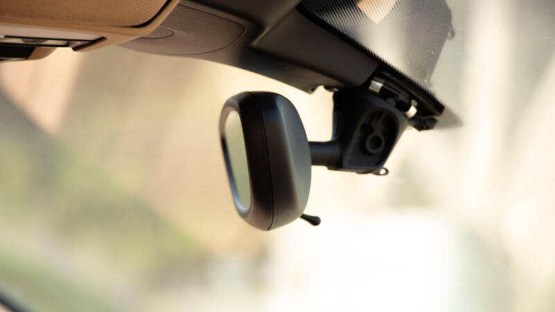 Для чего на&nbsp;внутрисалонном зеркале нужен рычажок