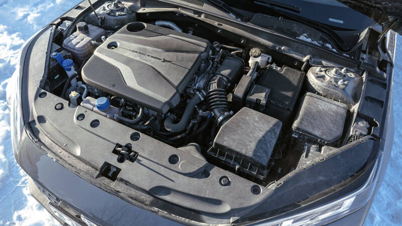 Тест-драйв Changan Lamore: странный седан из Китая