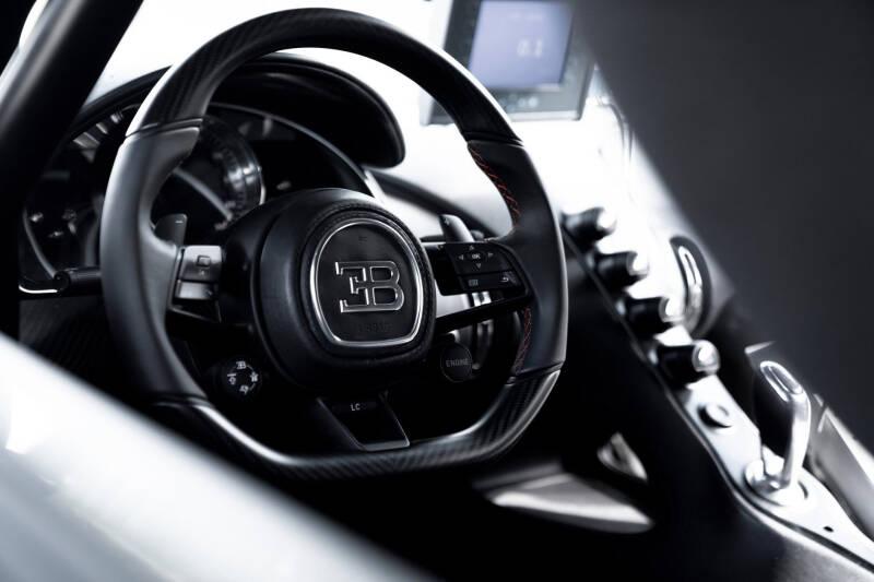 Названа дата дебюта наследника Bugatti Chiron