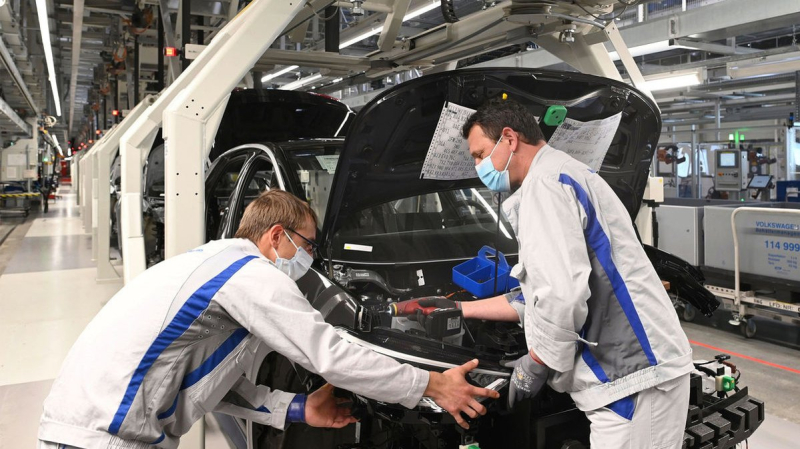 Названы сроки перезапуска работы бывшего российского завода Volkswagen