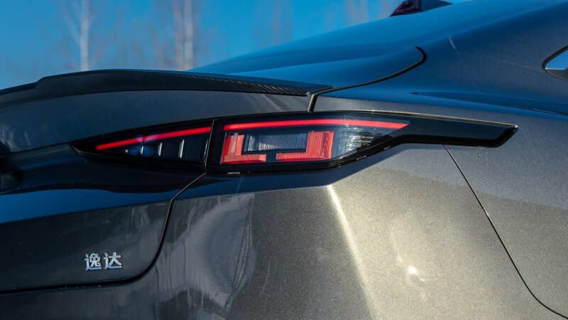 Тест-драйв Changan Lamore: странный седан из Китая