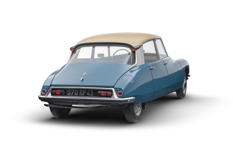 10 самых красивых автомобилей в истории