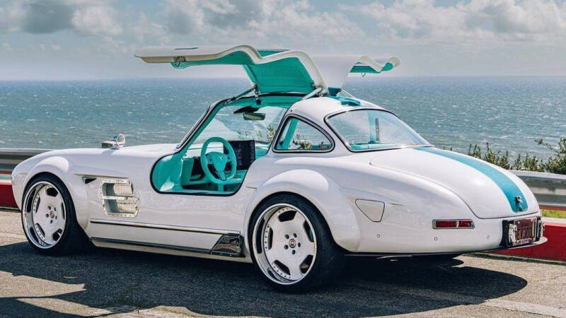 Tesla Model 3 одели в кузов Mercedes-Benz 300 SL Gullwing