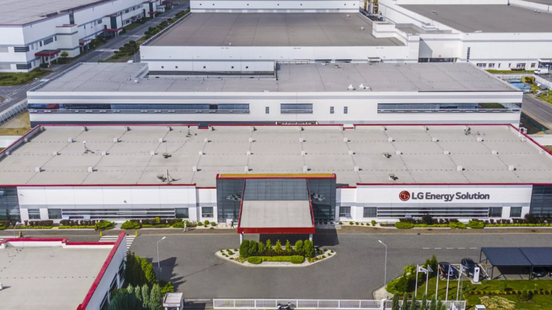 Крупнейший в ЕС производитель аккумуляторов страдает из-за падения спроса