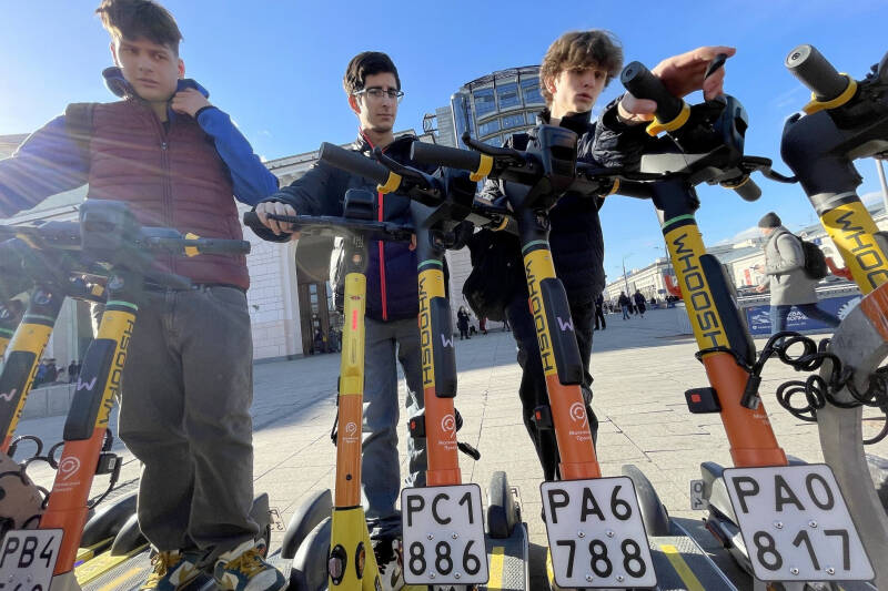 Верховный суд объяснил, как наказывать лихачей на электросамокатах