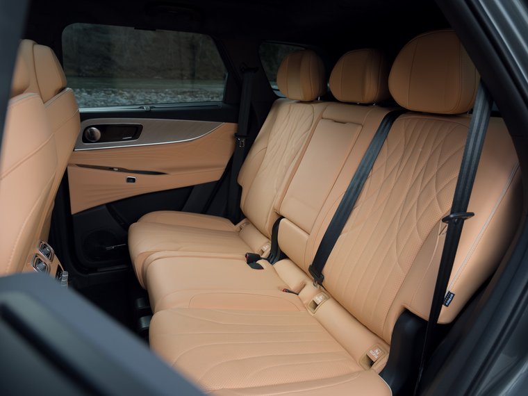 Тест-драйв Jaecoo J8: кроссовер, который выделяется