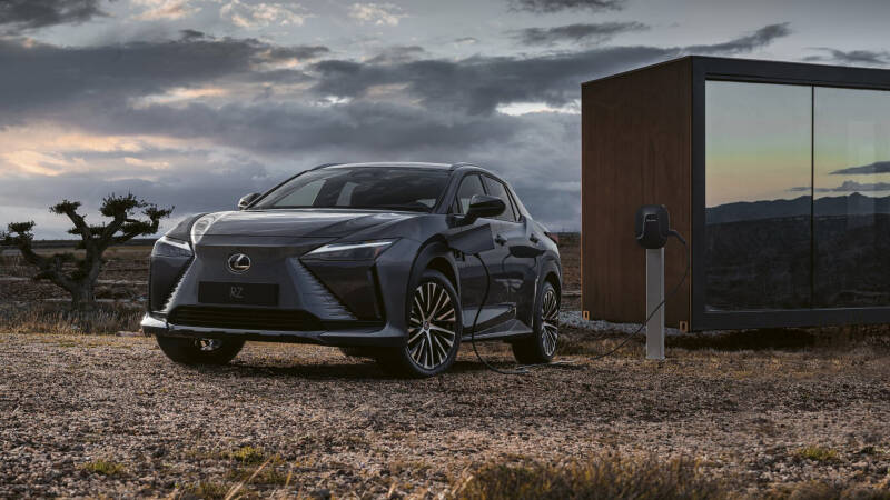 Как купить Lexus в России: модели в наличии и цены у дилеров