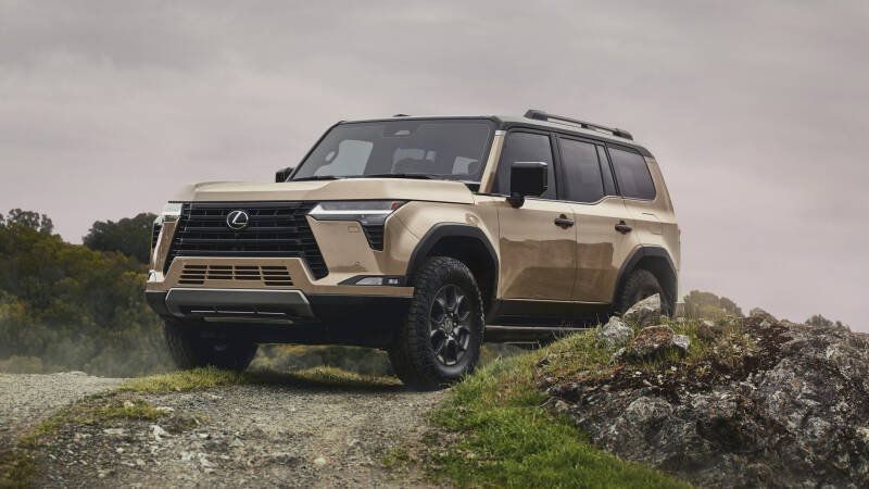 Как купить Lexus в России: модели в наличии и цены у дилеров