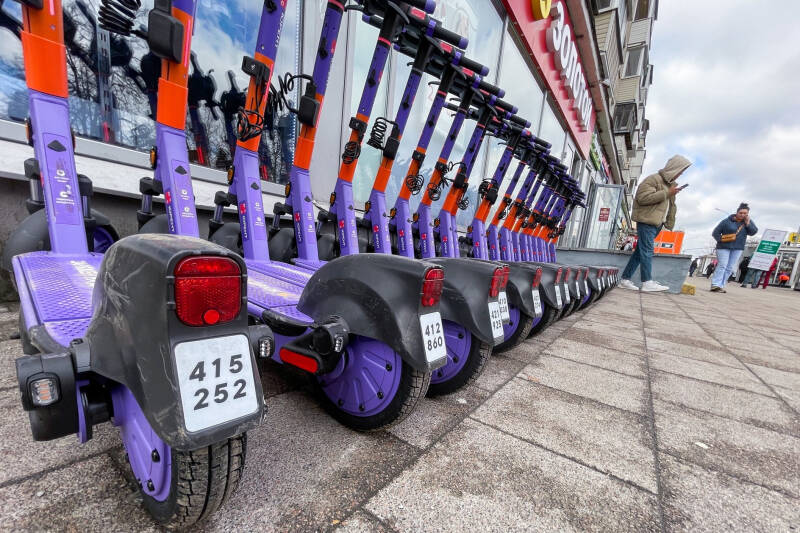 Верховный суд объяснил, как наказывать лихачей на электросамокатах