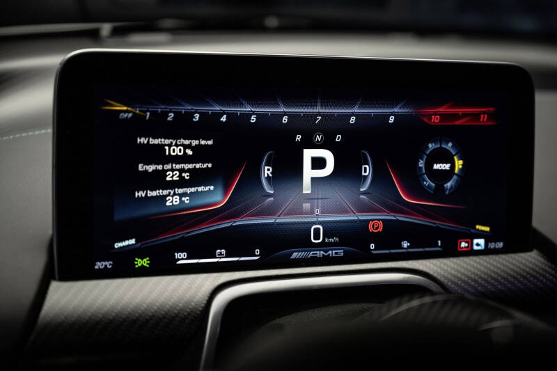 Mercedes может дистанционно превратить этот спорткар в кирпич