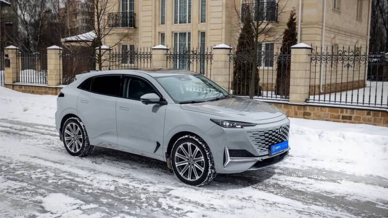 Новый «китаец» или старый «японец»: какой автомобиль выбрать