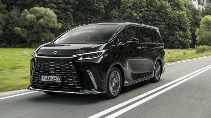 Как купить Lexus в России: модели в наличии и цены у дилеров