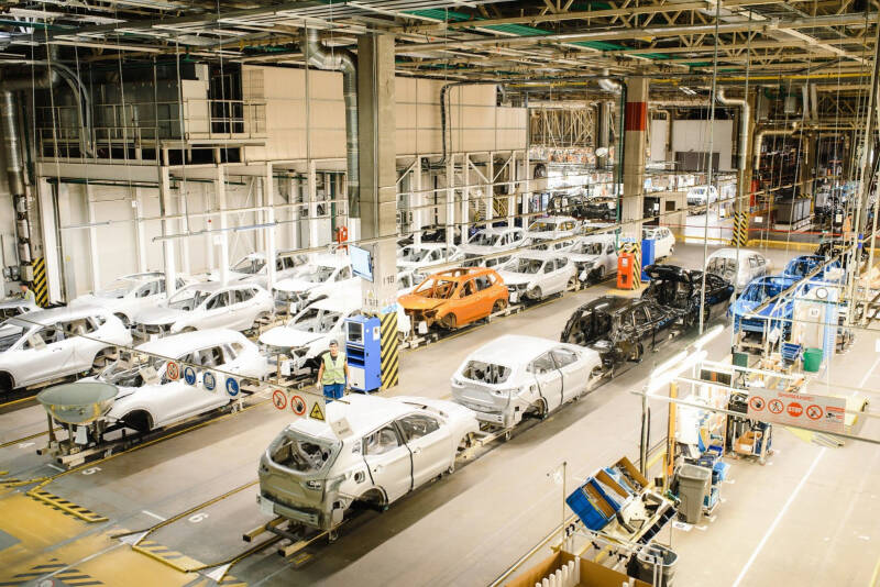 Nissan сокращает производство на ведущем заводе в Японии