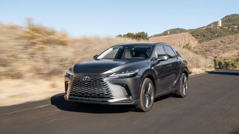 Как купить Lexus в России: модели в наличии и цены у дилеров