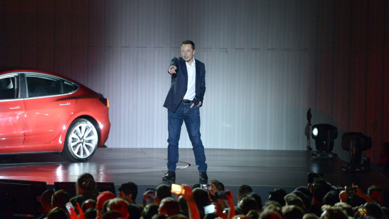 Стало известно об обмане Tesla обычных пользователей