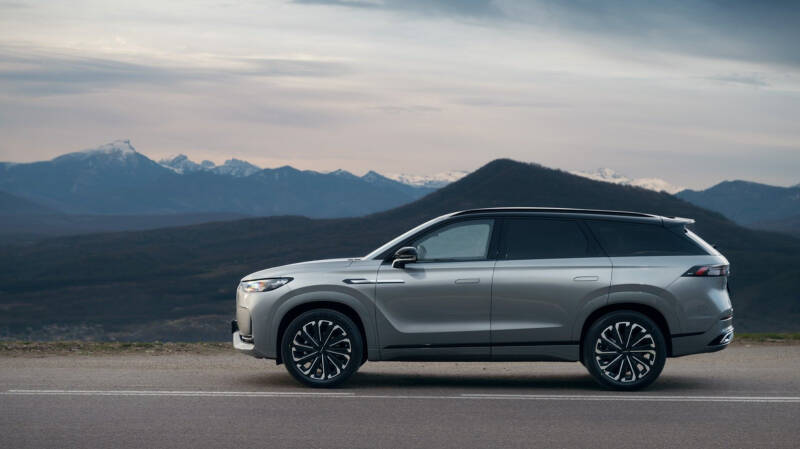 Тест-драйв Jaecoo J8: кроссовер, который выделяется