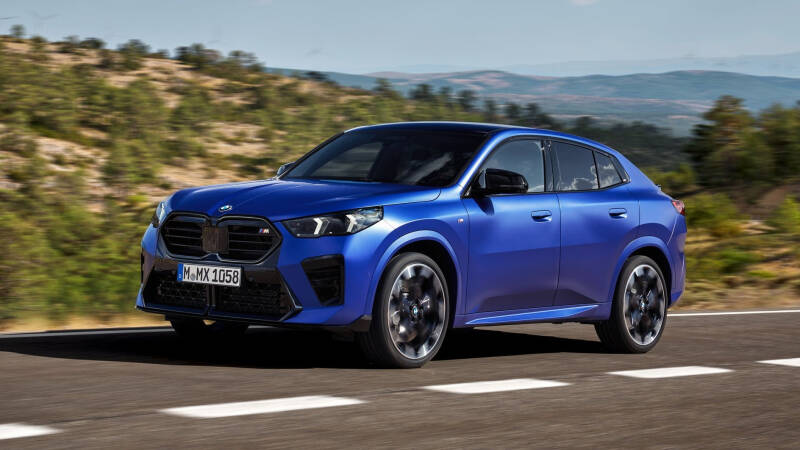 Дилеры привезли в Россию новый BMW X2
