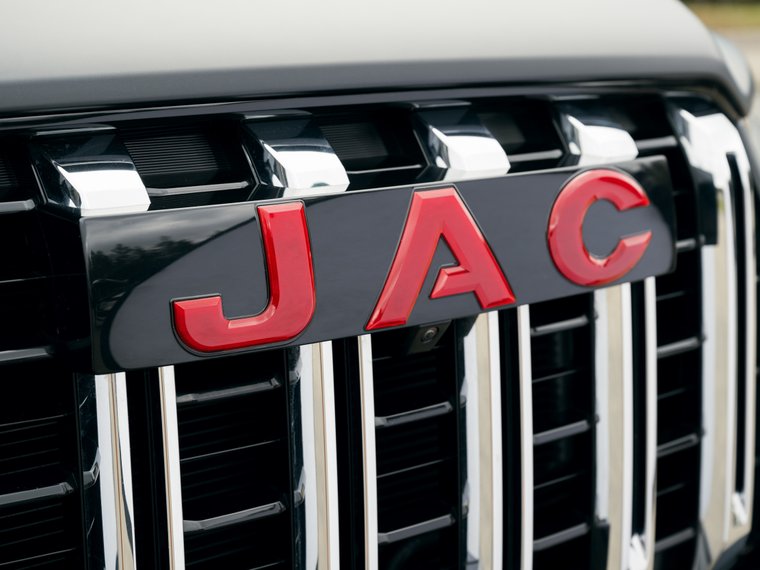 Фишерманс френд: тест пикапа JAC T9 с агрессивной внешностью и «автоматом»