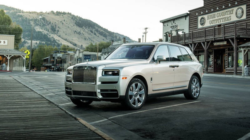 Как сейчас покупают новые Rolls-Royce в России