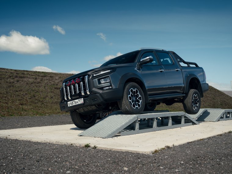 Фишерманс френд: тест пикапа JAC T9 с агрессивной внешностью и «автоматом»
