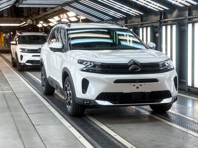 В России резко подешевели автомобили Peugeot и Citroen